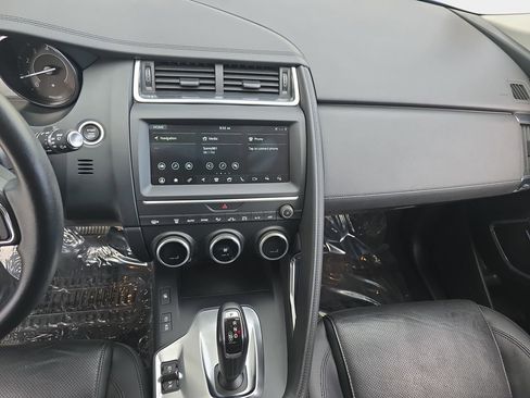 Used 2019 Jaguar E-PACE SE image 23