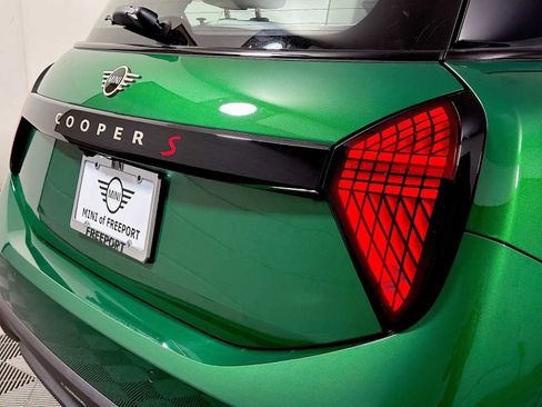 Certified 2025 MINI Cooper S image 27