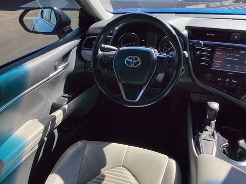 Used 2020 Toyota Camry SE w/ Convenience Package image 14