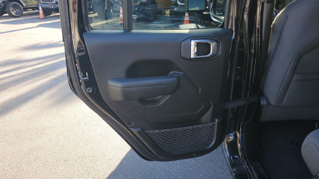Used 2024 Jeep Wrangler Unlimited Sport AWD/4WD image 15