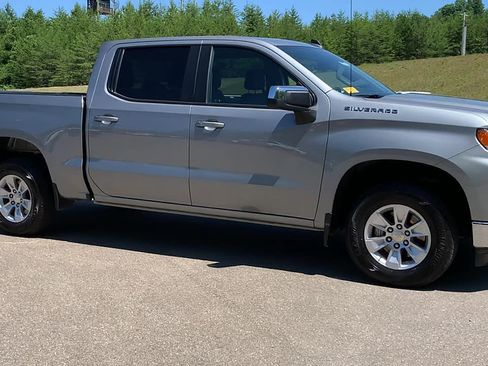 Used 2025 Chevrolet Silverado 1500 LT AWD/4WD image 6