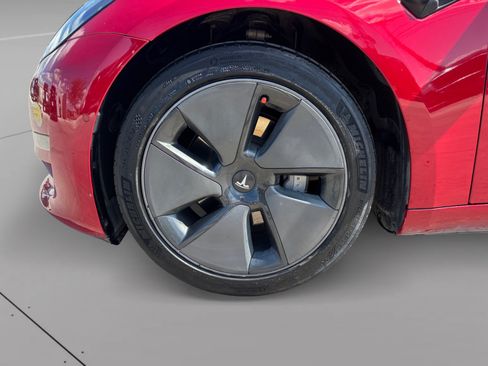 Used 2021 Tesla Model 3 Standard Range Plus RWD image 9