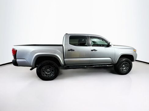 Used 2023 Toyota Tacoma SR5 AWD/4WD image 8