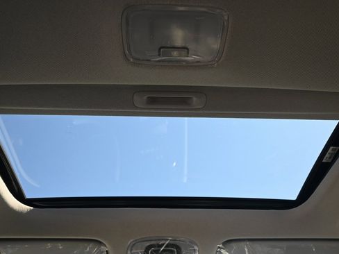 Used 2025 Hyundai Elantra SEL w/ Cargo Package image 18