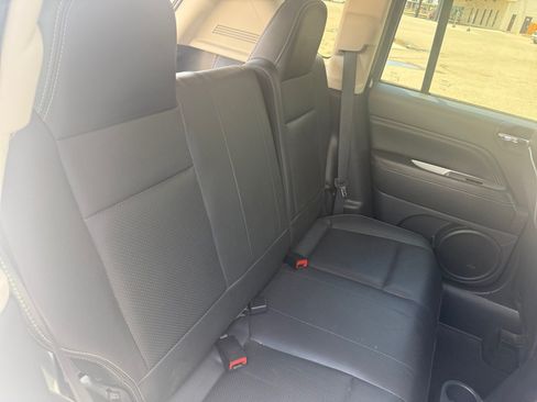 Used 2016 Jeep Compass High Altitude AWD/4WD image 18