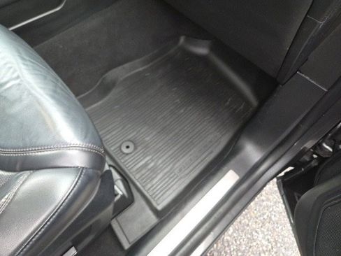 Used 2020 Ford Explorer Platinum w/ Premium Technology Package image 20