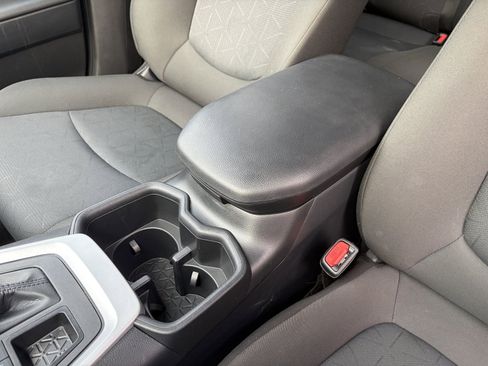 Used 2025 Toyota RAV4 XLE AWD/4WD image 22
