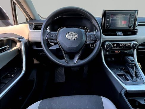 Used 2019 Toyota RAV4 XLE FWD image 8