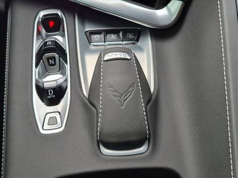Used 2022 Chevrolet Corvette Stingray Preferred Cpe w/ Z51 Performance Package RWD image 17