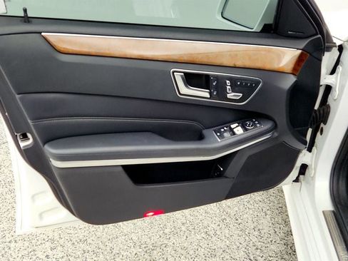 Used 2016 Mercedes-Benz E 350 Sedan image 11