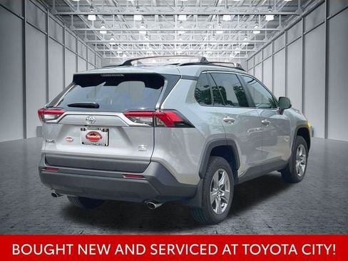Used 2022 Toyota RAV4 XLE w/ Convenience Package AWD/4WD image 9