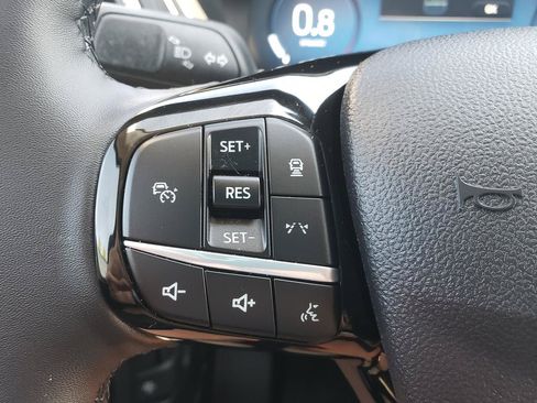 Used 2023 Ford Escape Platinum w/ Premium Technology Package AWD/4WD image 21