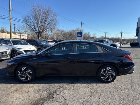 Certified 2025 Hyundai Elantra SEL w/ Cargo Package image 22