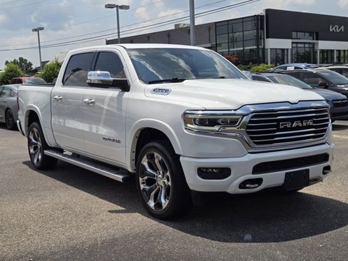 Used 2022 RAM 1500 Limited w/ Body Color Bumper Group AWD/4WD image 5