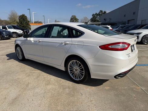 Used 2014 Ford Fusion SE w/ Equipment Group 202A image 3