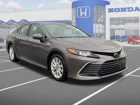 Used 2024 Toyota Camry LE image 1