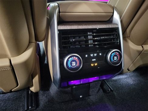 New 2025 Land Rover Range Rover Long Wheelbase SE image 23