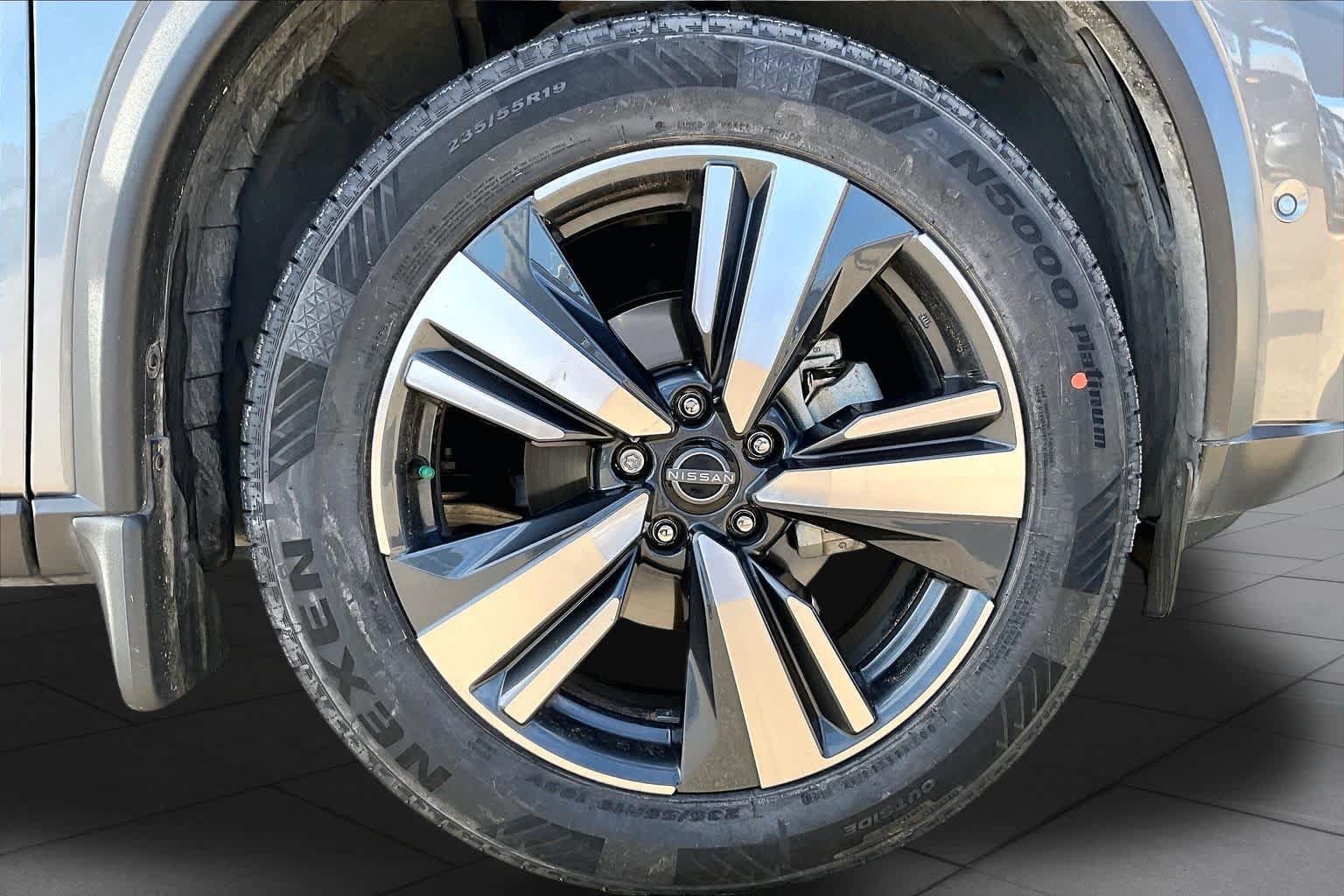 Certified 2023 Nissan Rogue SL w/ SL Premium Package FWD image 10