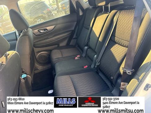Used 2019 Nissan Rogue SV AWD/4WD image 18