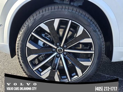 Used 2026 Volvo XC90 B6 Ultra image 11