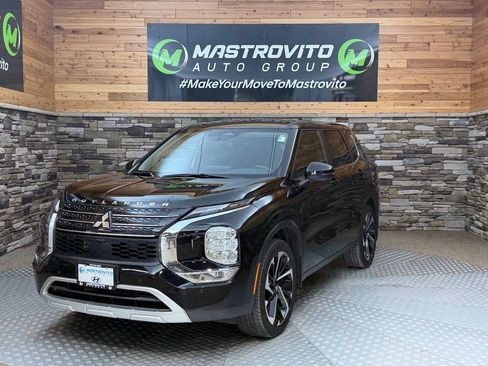 Used 2023 Mitsubishi Outlander SE Black Edition AWD/4WD image 2