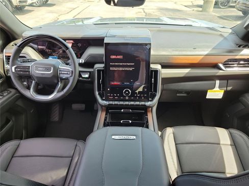 New 2026 GMC Yukon Denali w/ Denali Reserve Package AWD/4WD image 10