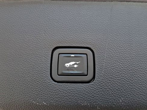 Used 2020 Chevrolet Traverse High Country AWD/4WD image 31