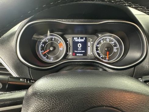 Certified 2019 Jeep Cherokee Latitude Plus w/ Cold Weather Group image 24