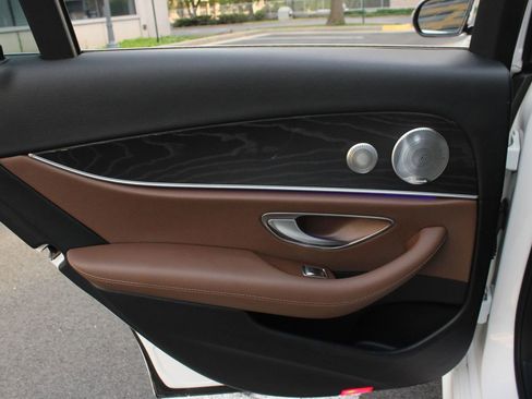 Used 2017 Mercedes-Benz E 300 image 20