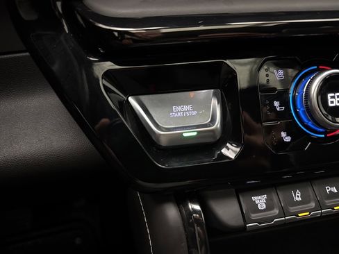 Used 2024 GMC Sierra 2500 AT4X image 50