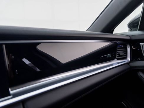 Certified 2023 Porsche Panamera 4 AWD/4WD image 30