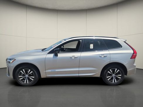 Used 2025 Volvo XC60 B5 Core AWD/4WD image 4