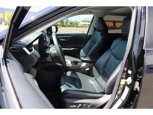 Used 2021 Toyota RAV4 XLE Premium AWD/4WD image 8