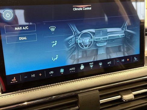Used 2024 Lincoln Corsair AWD image 14