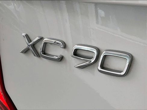 Used 2024 Volvo XC90 B6 Plus w/ Protection Package Premier image 32