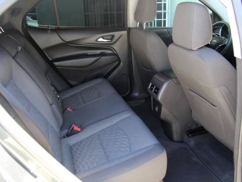 Used 2020 Chevrolet Equinox LT FWD image 26