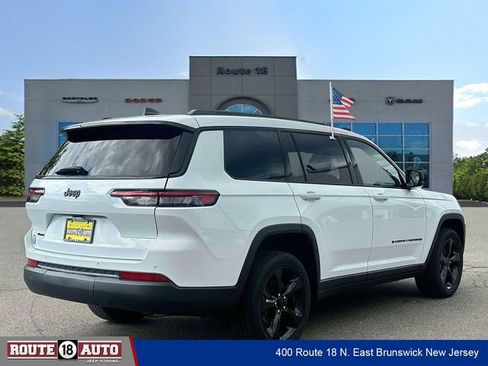 Used 2023 Jeep Grand Cherokee L Laredo AWD/4WD image 4