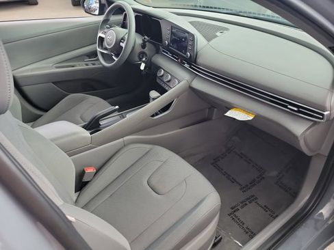 Certified 2023 Hyundai Elantra SE image 15