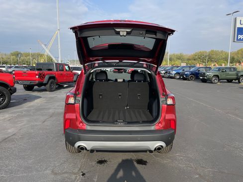 Used 2022 Ford Escape SEL w/ Technology Package image 5