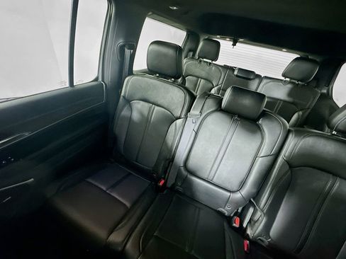 Used 2024 Jeep Wagoneer Series II w/ Flexible Seating Group image 12