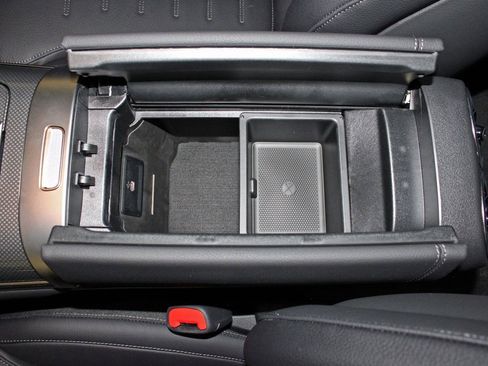 Certified 2025 Mercedes-Benz GLC 43 AMG 4MATIC image 25