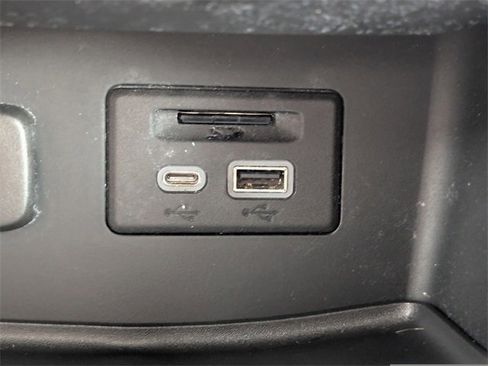 Used 2022 GMC Acadia AT4 w/ Technology Package image 28