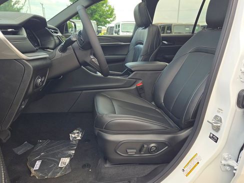 New 2025 Jeep Grand Cherokee Limited image 24