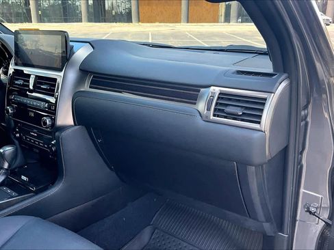 Used 2023 Lexus GX 460 Premium image 18