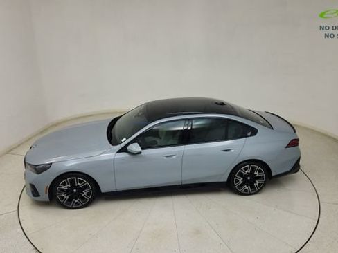 Used 2026 BMW i5 eDrive40 w/ M Sport Package RWD image 24