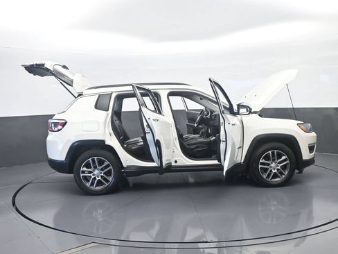 Used 2020 Jeep Compass Latitude FWD image 72