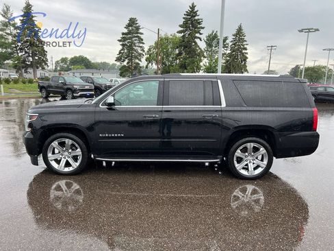 Used 2019 Chevrolet Suburban Premier AWD/4WD image 2