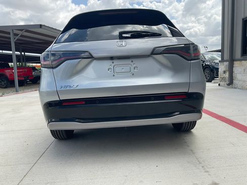 Used 2024 Honda HR-V EX-L image 9
