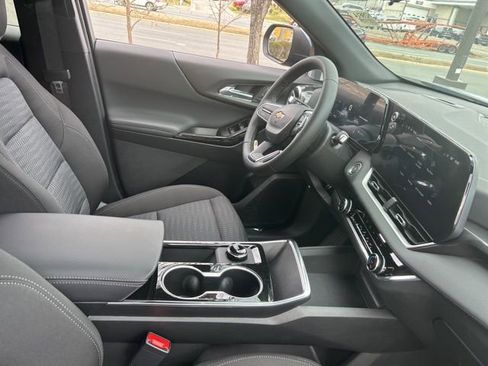 New 2026 Chevrolet Equinox LT w/ Safety and Technology Package AWD/4WD image 18