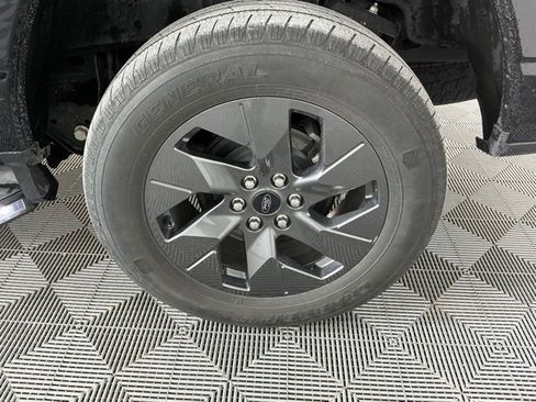 Used 2022 Ford F150 Lightning Lariat image 18